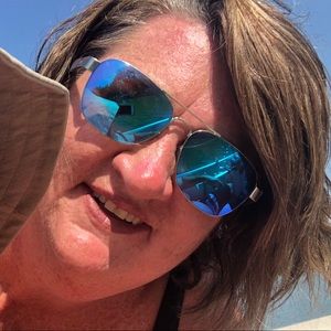 Meet your Posher, Traci